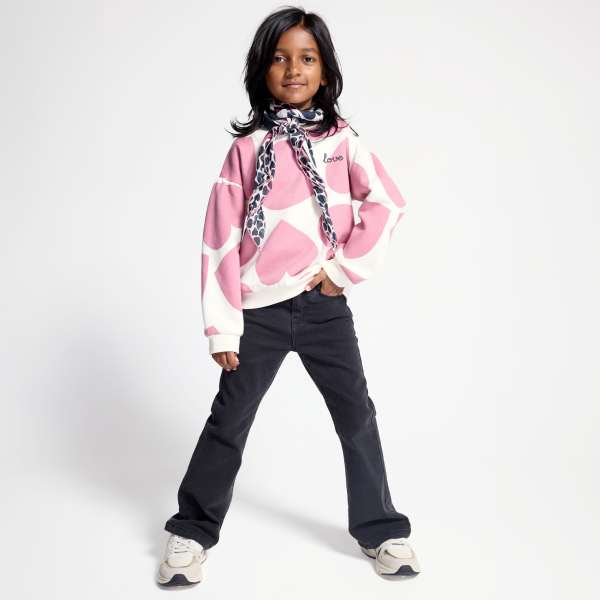 جينز بناتي واسع